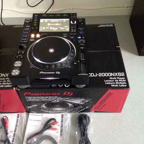 2x Pioneer CDJ-2000NXS2 + DJM-900NXS2 